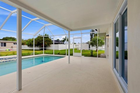 Villa ou maison à vendre à Port Charlotte, Floride: 2 chambres, 106.84 m2 № 2396724 - photo 7