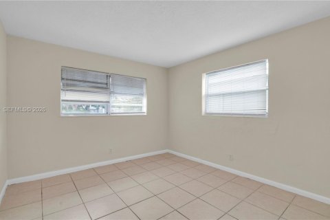 House in Hollywood, Florida 5 bedrooms, 232.26 sq.m. № 1998399 - photo 27