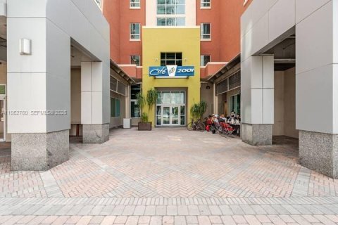 Copropriété à vendre à Miami, Floride: 1 chambre, 66.43 m2 № 2047491 - photo 28