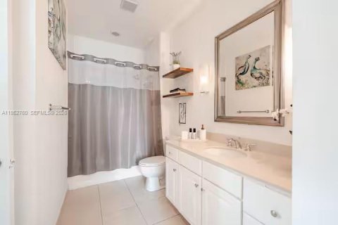 Copropriété à vendre à Miami, Floride: 1 chambre, 66.43 m2 № 2047491 - photo 18