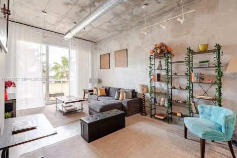 Copropriété à vendre à Miami, Floride: 1 chambre, 66.43 m2 № 2047491 - photo 4