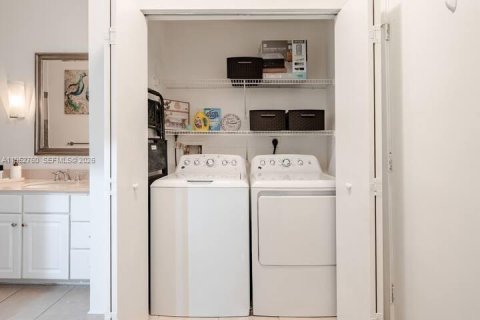 Copropriété à vendre à Miami, Floride: 1 chambre, 66.43 m2 № 2047491 - photo 20