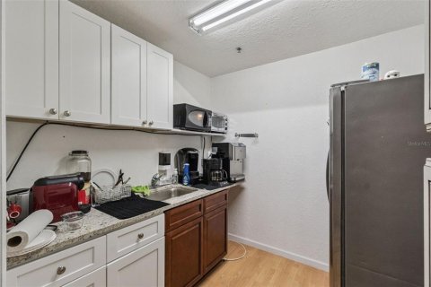 Immobilier commercial à vendre à Orlando, Floride: 380.81 m2 № 2424108 - photo 10