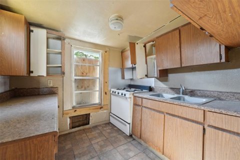 House in Tampa, Florida 2 bedrooms, 79.9 sq.m. № 2267557 - photo 9