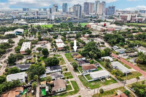 House in Tampa, Florida 2 bedrooms, 79.9 sq.m. № 2267557