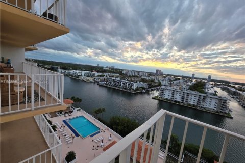 Condo à Sunny Isles Beach, Floride, 2 chambres  № 2010587