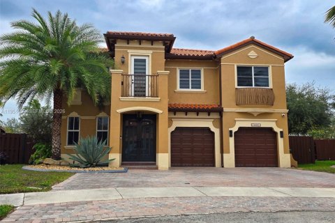 Casa en Miami, Florida 5 dormitorios, 316.15 m2 № 2007092