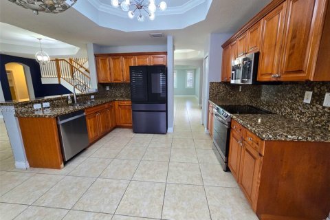 Casa en venta en Miami, Florida, 5 dormitorios, 316.15 m2 № 2007092 - foto 9