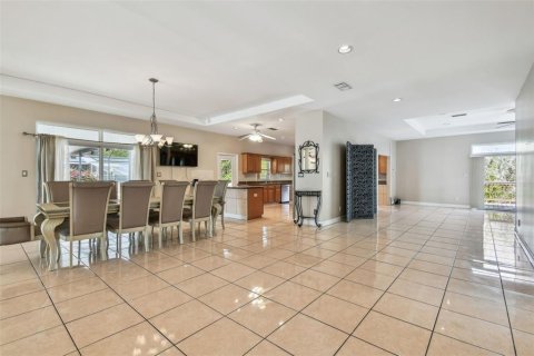 House in Tarpon Springs, Florida 4 bedrooms, 412.49 sq.m. № 1905438 - photo 10