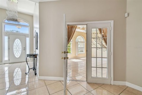 Снять в аренду виллу или дом в Тарпон-Спрингс, Флорида 3 комнаты, 412.49м2, № 1905438 - фото 5