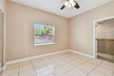 House in Tarpon Springs, Florida 4 bedrooms, 412.49 sq.m. № 1905438 - photo 30