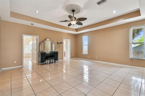 Casa en alquiler en Tarpon Springs, Florida, 4 dormitorios, 412.49 m2 № 1905438 - foto 19