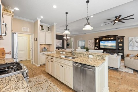 House in Bradenton, Florida 2 bedrooms, 173.08 sq.m. № 1679983 - photo 6