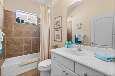 House in Bradenton, Florida 2 bedrooms, 173.08 sq.m. № 1679983 - photo 24