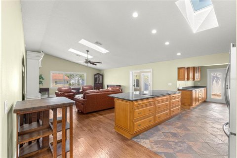 House in Ocala, Florida 2 bedrooms, 254.55 sq.m. № 1608157 - photo 7