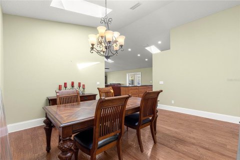 House in Ocala, Florida 2 bedrooms, 254.55 sq.m. № 1608157 - photo 6