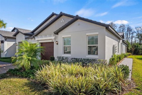 House in Land O' Lakes, Florida 2 bedrooms, 150.04 sq.m. № 2117260