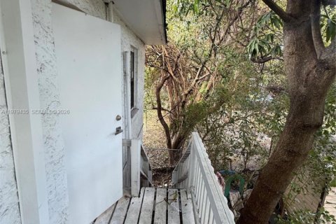 Apartamento en alquiler en Miami, Florida, 2 dormitorios № 2079855 - foto 12