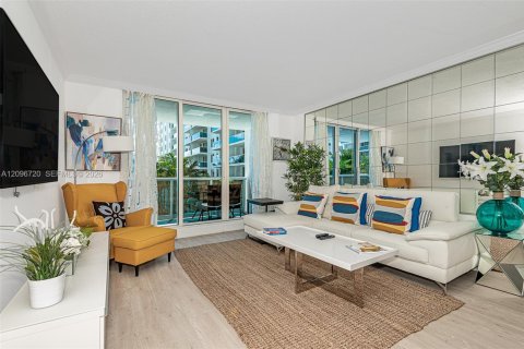 Copropriété à louer à Miami Beach, Floride: 1 chambre, 78.97 m2 № 2390500 - photo 5