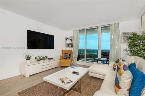 Copropriété à louer à Miami Beach, Floride: 1 chambre, 78.97 m2 № 2390500 - photo 3