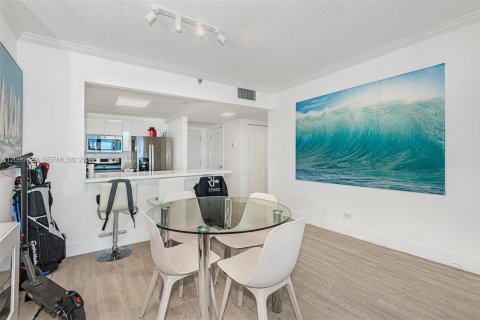 Copropriété à louer à Miami Beach, Floride: 1 chambre, 78.97 m2 № 2390500 - photo 10
