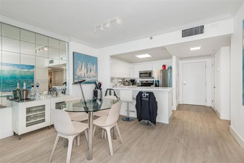 Copropriété à louer à Miami Beach, Floride: 1 chambre, 78.97 m2 № 2390500 - photo 8