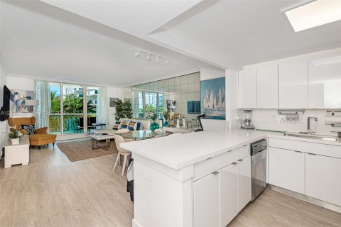 Copropriété à louer à Miami Beach, Floride: 1 chambre, 78.97 m2 № 2390500 - photo 14