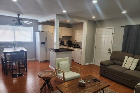 Condominio en venta en Wilton Manors, Florida, 2 dormitorios, 73.21 m2 № 2028760 - foto 4