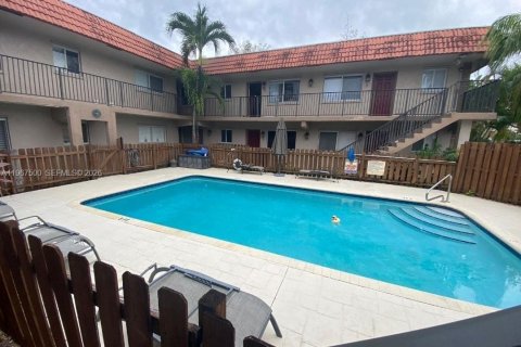 Condominio en venta en Wilton Manors, Florida, 2 dormitorios, 73.21 m2 № 2028760 - foto 2