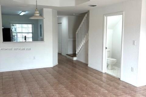Touwnhouse à louer à Miami, Floride: 3 chambres, 106.84 m2 № 1998664 - photo 11
