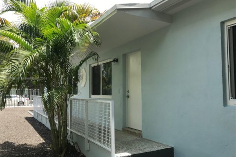 Villa ou maison à louer à Miami, Floride: 2 chambres № 1947876 - photo 14