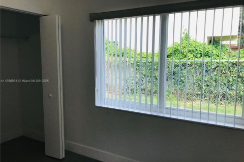 Villa ou maison à louer à Miami, Floride: 2 chambres № 1947876 - photo 4