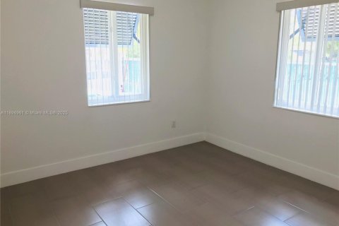 Villa ou maison à louer à Miami, Floride: 2 chambres № 1947876 - photo 6
