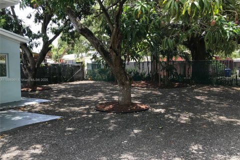 Villa ou maison à louer à Miami, Floride: 2 chambres № 1947876 - photo 15