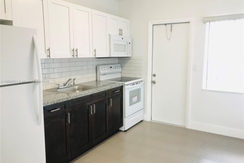 Villa ou maison à louer à Miami, Floride: 2 chambres № 1947876 - photo 1