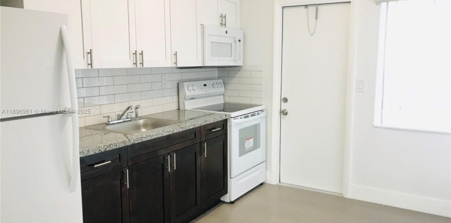 Villa ou maison à Miami, Floride 2 chambres № 1947876