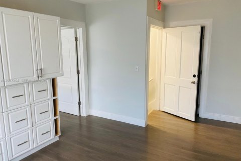 Immobilier commercial à vendre à Hialeah, Floride № 2086489 - photo 22