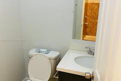 Immobilier commercial à vendre à Hialeah, Floride № 2086489 - photo 24