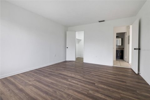 Apartamento en alquiler en Saint Petersburg, Florida, 1 dormitorio, 70.61 m2 № 1919286 - foto 12
