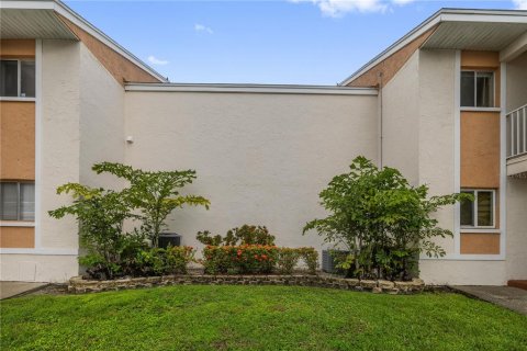 Apartamento en alquiler en Saint Petersburg, Florida, 1 dormitorio, 70.61 m2 № 1919286 - foto 17