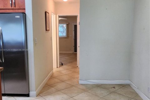 Condo in Fort Lauderdale, Florida, 1 bedroom  № 2021076 - photo 6