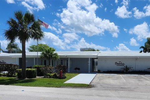 Condo in Fort Lauderdale, Florida, 1 bedroom  № 2021076 - photo 4