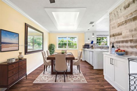 House in Weston, Florida 4 bedrooms, 231.05 sq.m. № 1896183 - photo 6