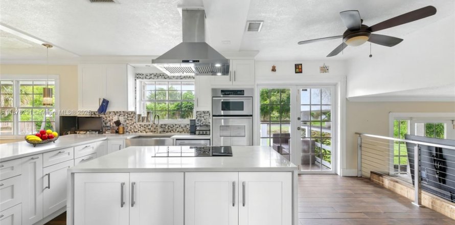 Villa ou maison à Weston, Floride 4 chambres, 231.05 m2 № 1896183