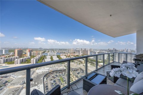Condo in Sunny Isles Beach, Florida, 3 bedrooms № 2089881 - photo 27