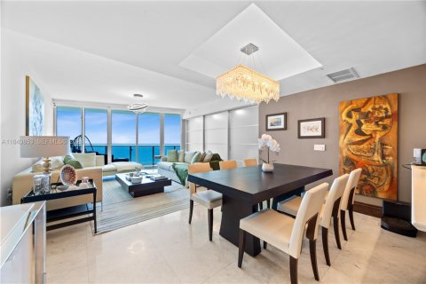 Condo in Sunny Isles Beach, Florida, 3 bedrooms  № 2089881