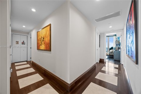 Condo in Sunny Isles Beach, Florida, 3 bedrooms № 2089881 - photo 12