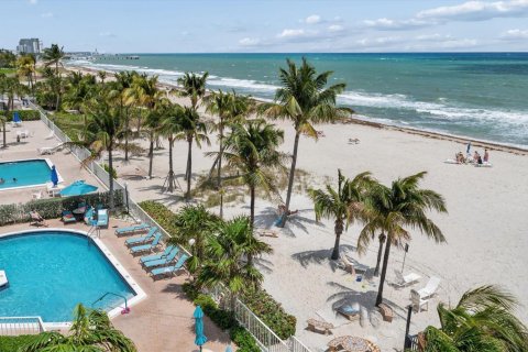 Condo in Pompano Beach, Florida, 2 bedrooms  № 2270475 - photo 14
