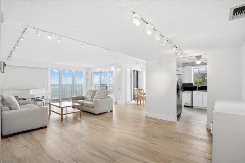 Condo in Pompano Beach, Florida, 2 bedrooms  № 2270475