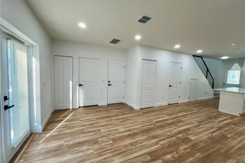 Touwnhouse à vendre à Tampa, Floride: 3 chambres, 139.95 m2 № 2149497 - photo 4